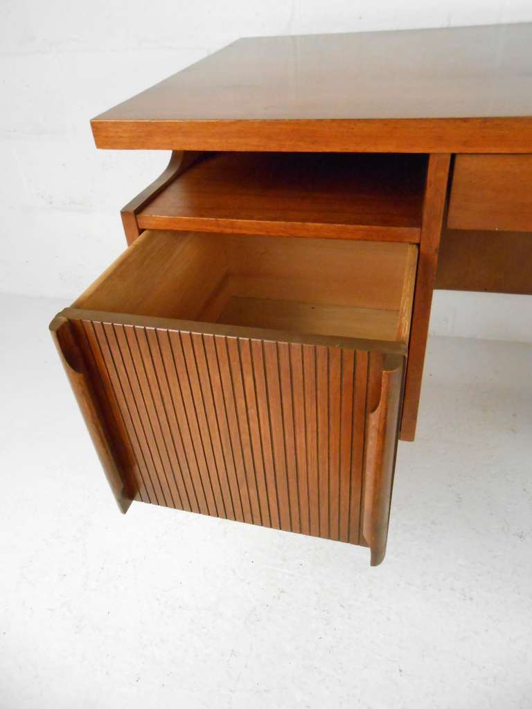 Mid-Century Modern Hooker Floating Top Desk