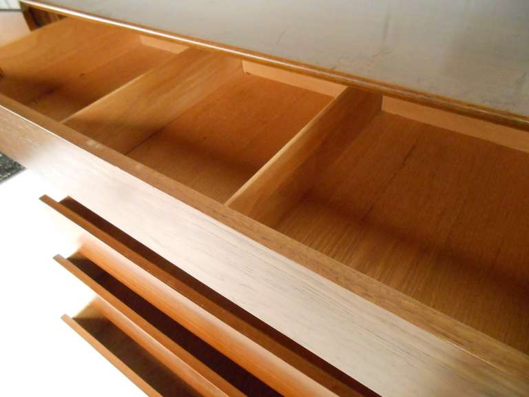 r-way dresser