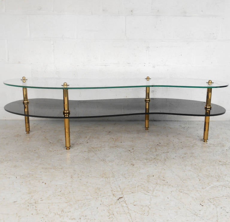Unique Mid-Century Modern Two-Tier Brass and Glass Coffee Table In Good Condition In Brooklyn, NY