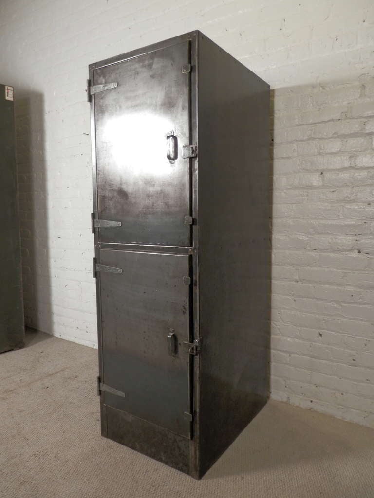 Double Locker Unit