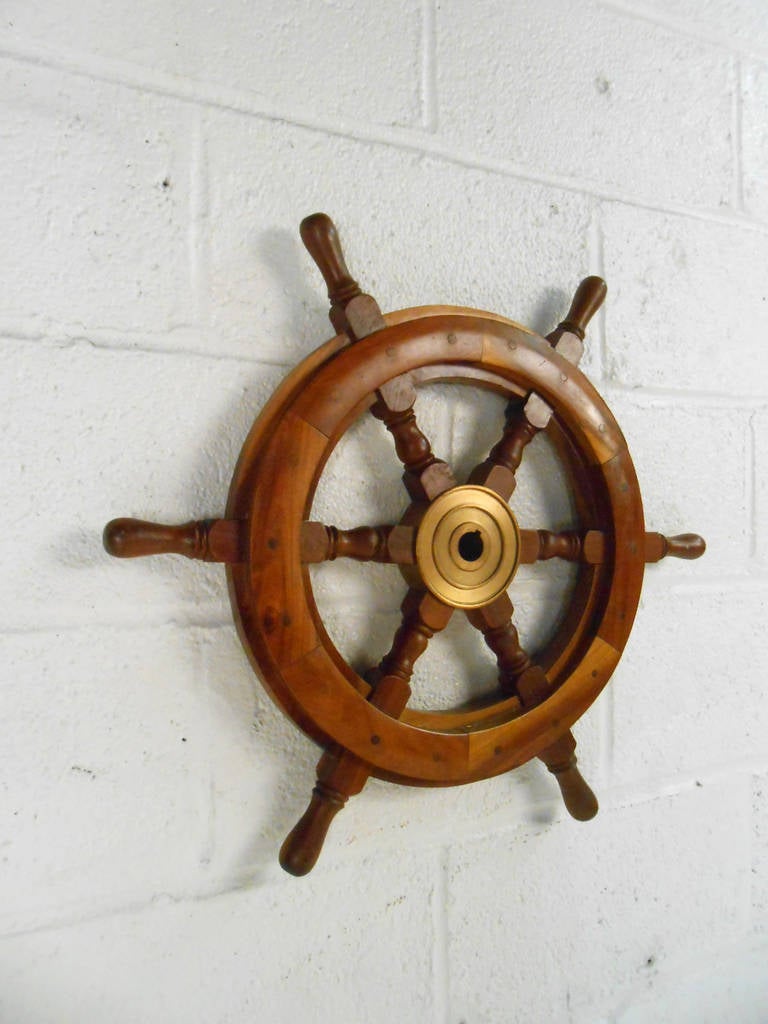 Vintage Nautical Hardwood And Brass Ship Wheel In Good Condition In Brooklyn, NY