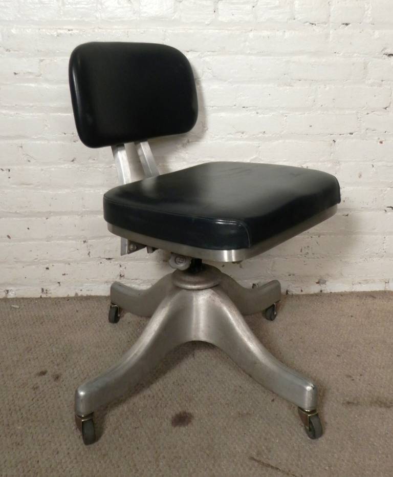 Mid Century Desk Chair By Shaw Walker At 1stdibs