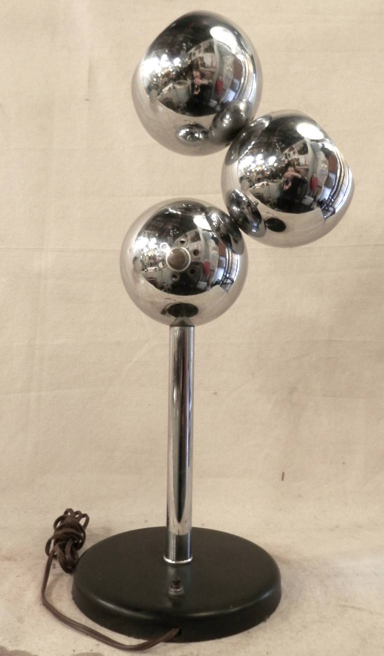Mid-Century Chrome Table Lamp In Good Condition In Brooklyn, NY