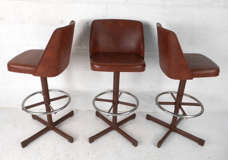 Set of Three Mid-Century Modern Barstools In Good Condition In Brooklyn, NY