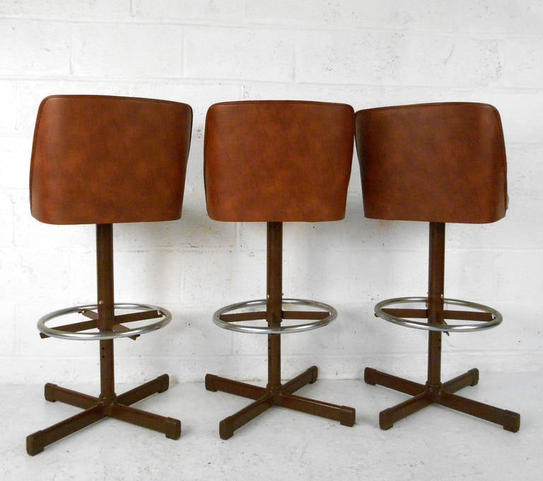Late 20th Century Set of Three Mid-Century Modern Barstools