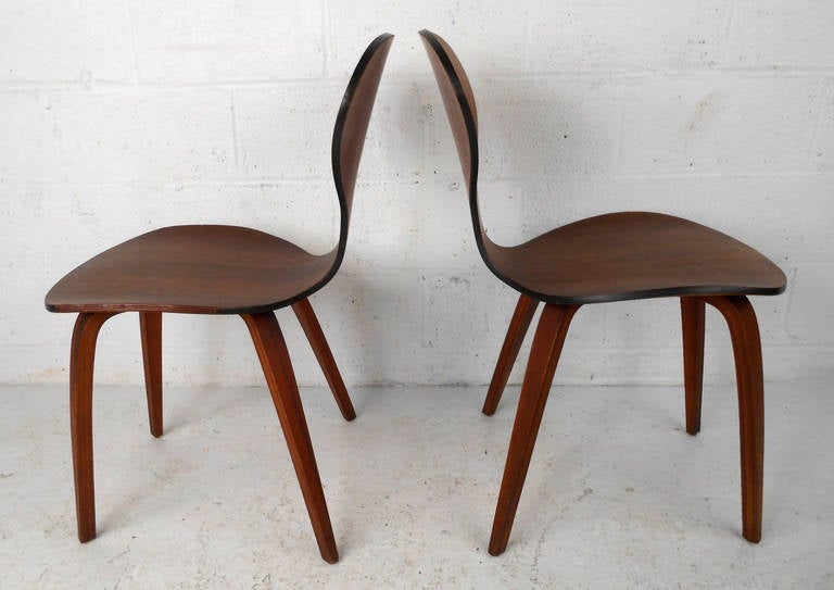 Pair Mid-Century Modern Norman Cherner Plycraft Side Chairs In Good Condition In Brooklyn, NY