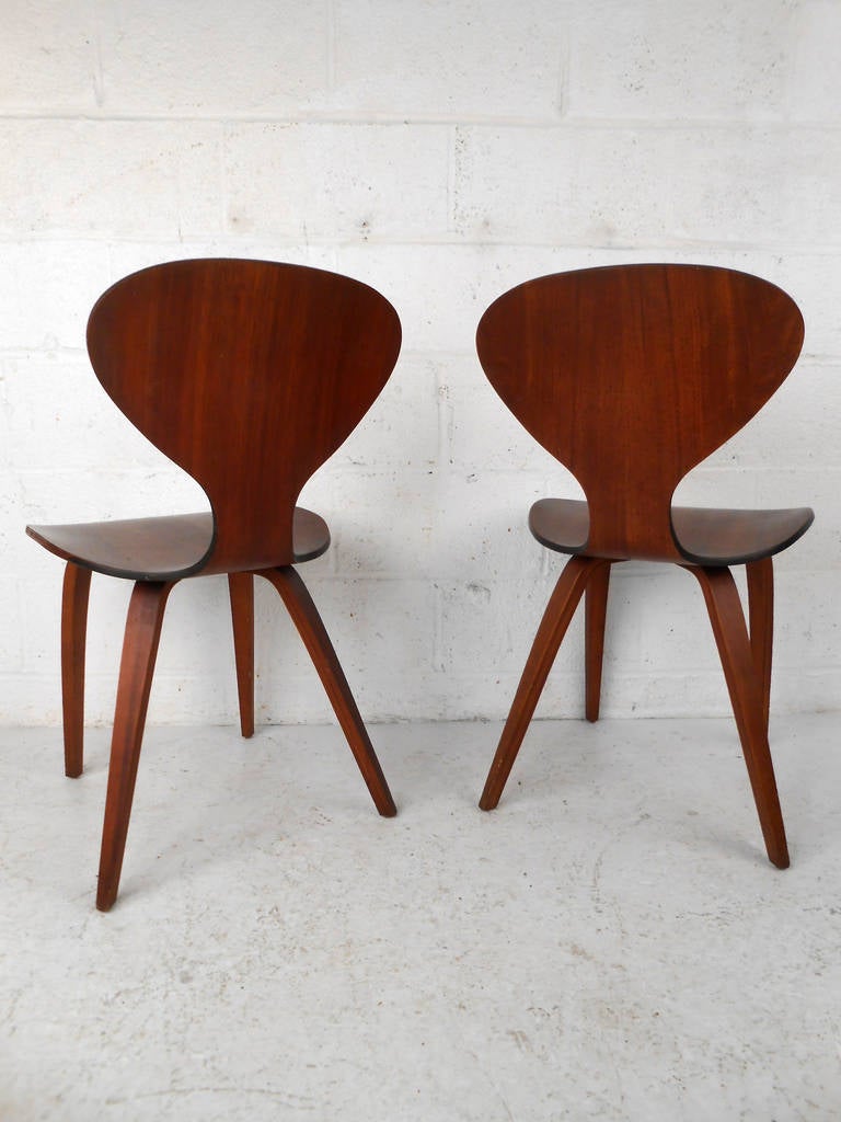 Mid-20th Century Pair Mid-Century Modern Norman Cherner Plycraft Side Chairs