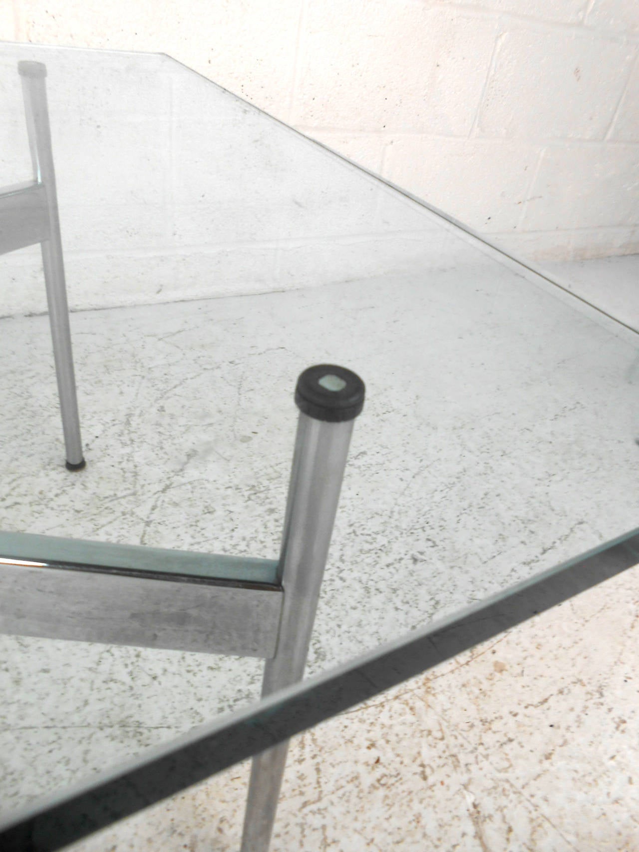 Mid-Century Modern Chrome and Glass Coffee Table for Laverne International 4