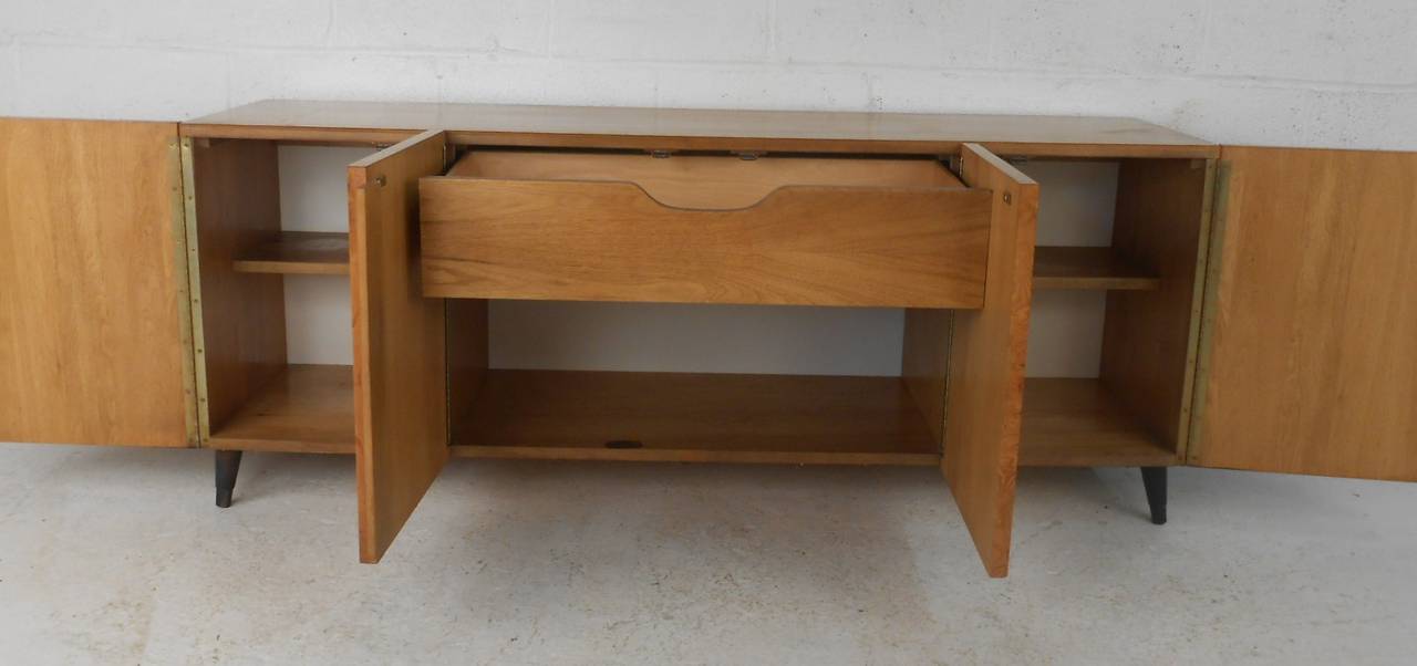 Lane Burl Wood Credenza Milo Baughman Style In Good Condition In Brooklyn, NY