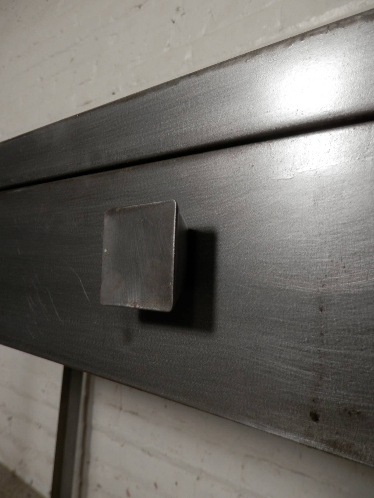 Mid-Century Metal Desk By Norman Bel Geddes In Distressed Condition In Brooklyn, NY