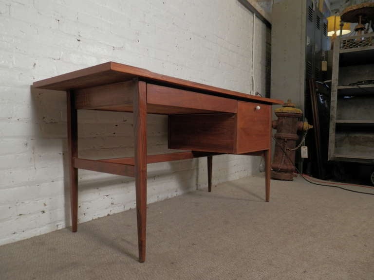 Mid-Century Modern Writing Desk For Drexel By Kip Stewart In Excellent Condition In Brooklyn, NY