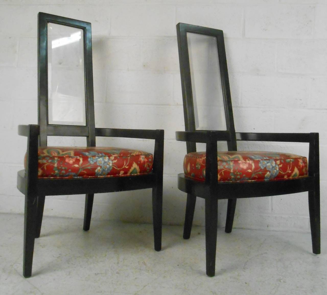 Six Vintage Dining Room Chairs with Lucite Back In Good Condition For Sale In Brooklyn, NY