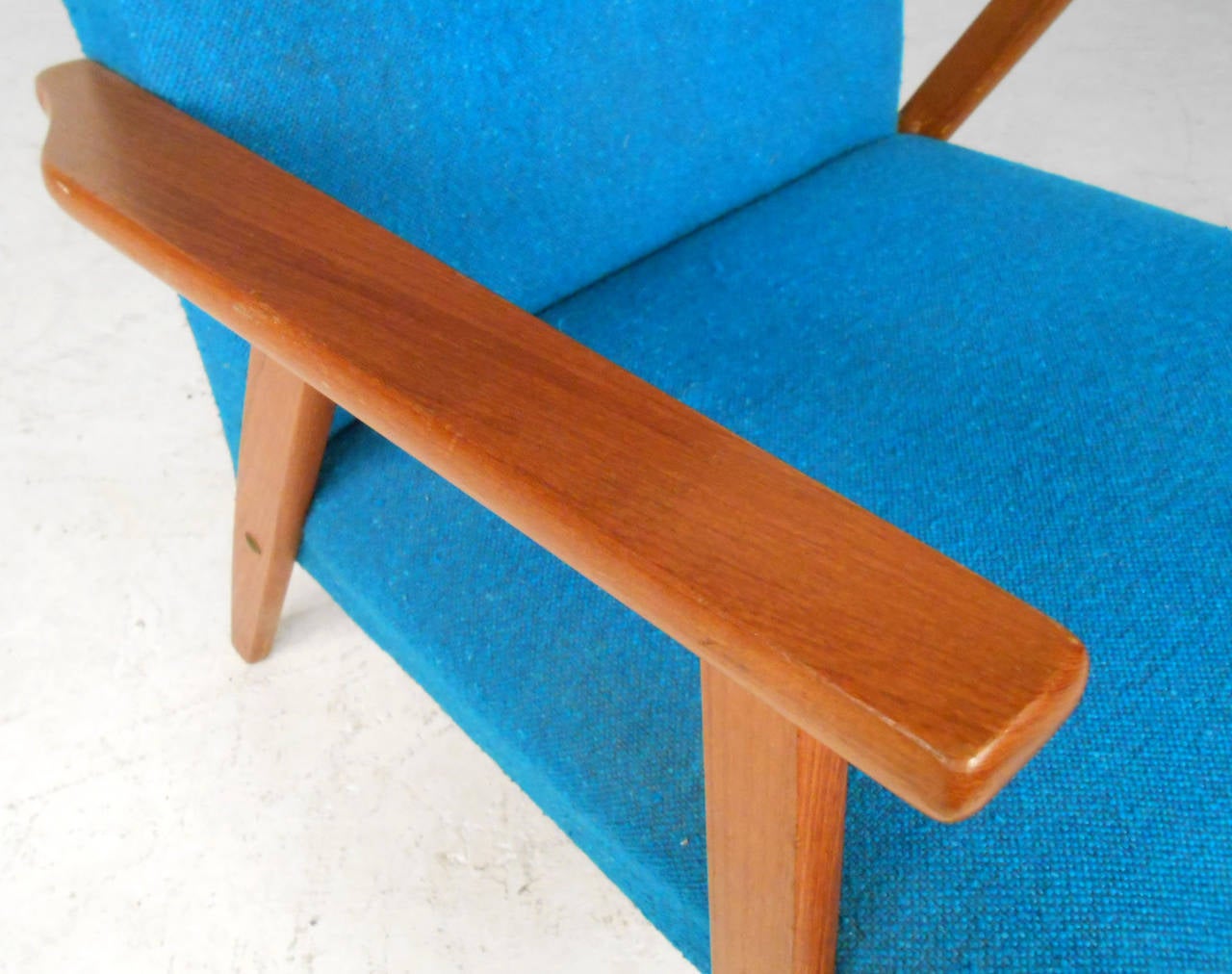  Mid-Century Scandinavian Modern Highback Armchair In Good Condition For Sale In Brooklyn, NY