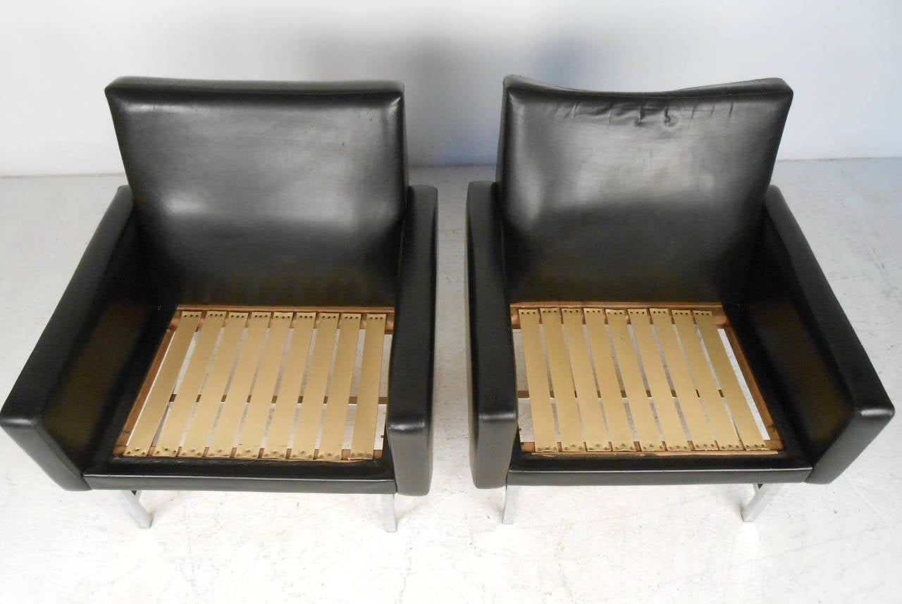 American Pair Vintage Leather Lounge Chairs by Thonet For Sale