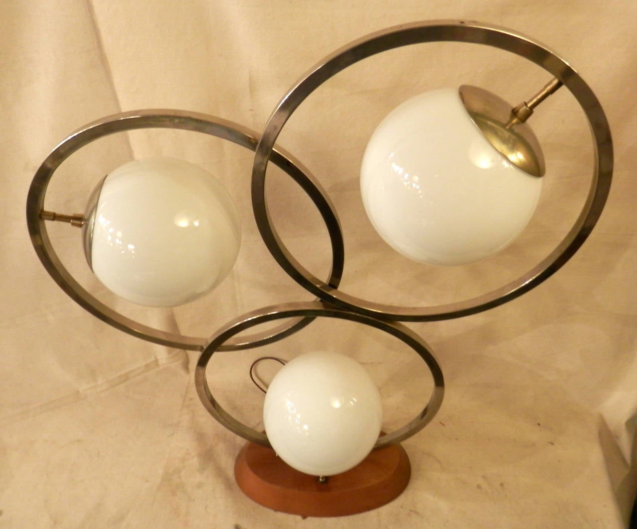 Mid-Century Sculpted Chrome & Globe Table Lamp In Excellent Condition In Brooklyn, NY