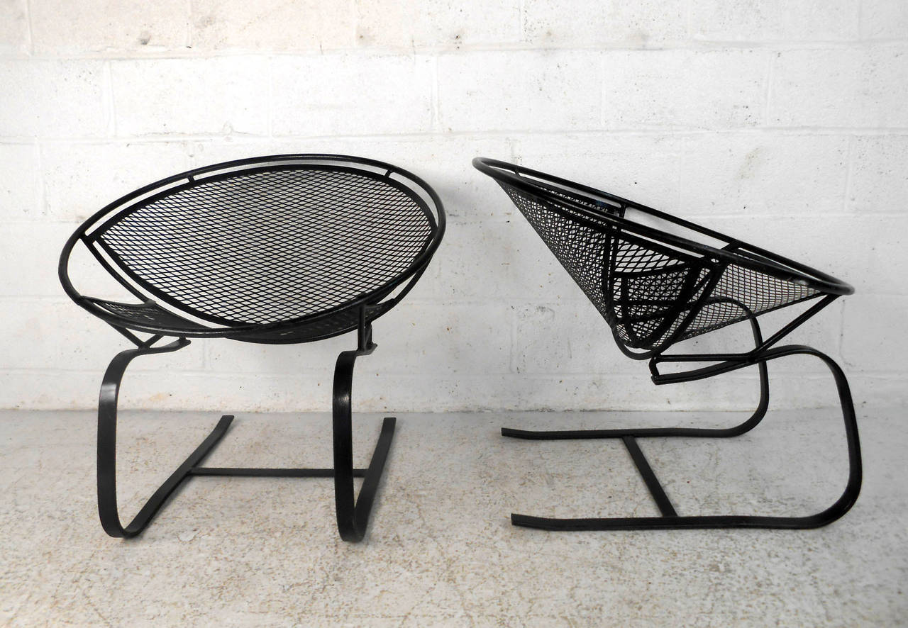 Pair Mid Century Modern Iron Cantilever Patio Chairs by Tempestini for Salterini In Good Condition In Brooklyn, NY