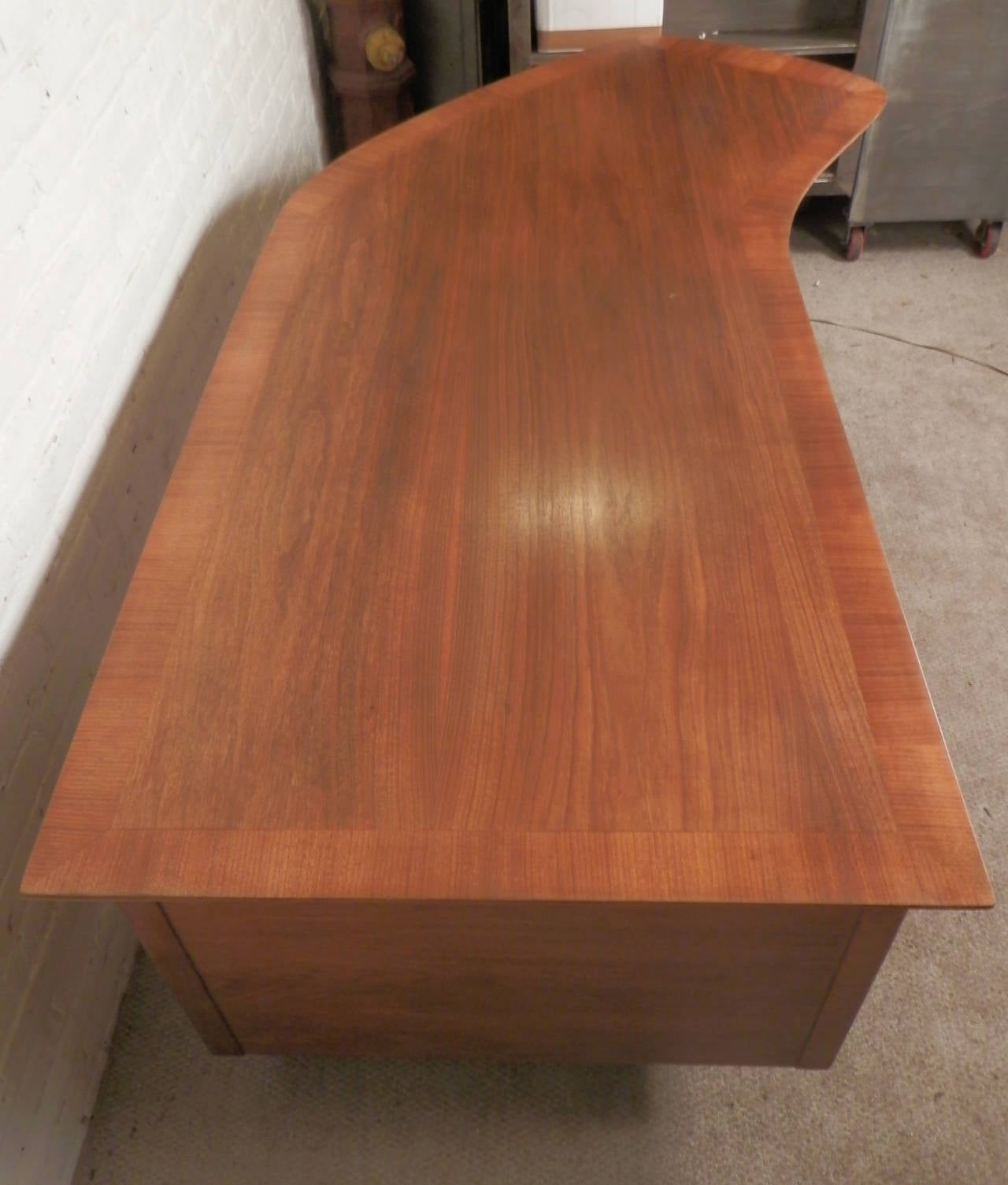 Mid-Century Executive Desk by Standard with Exaggerated Kidney Top In Excellent Condition In Brooklyn, NY