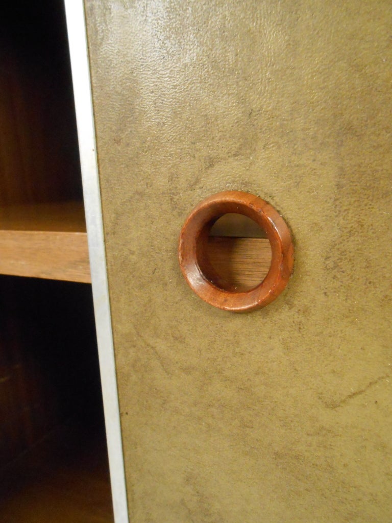 Paul McCobb Calvin Group Mid-Century Sliding Door Cabinet In Good Condition In Brooklyn, NY