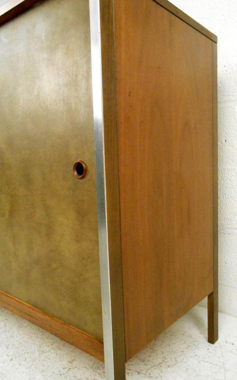 Mid-20th Century Paul McCobb Calvin Group Mid-Century Sliding Door Cabinet