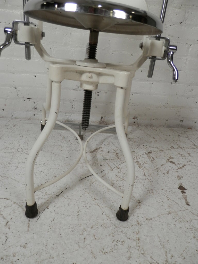 Antique Metal Dental Chair In Good Condition In Brooklyn, NY