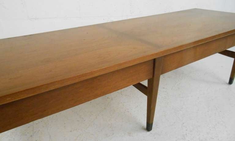 American of Martinsville Coffee Table In Excellent Condition In Brooklyn, NY
