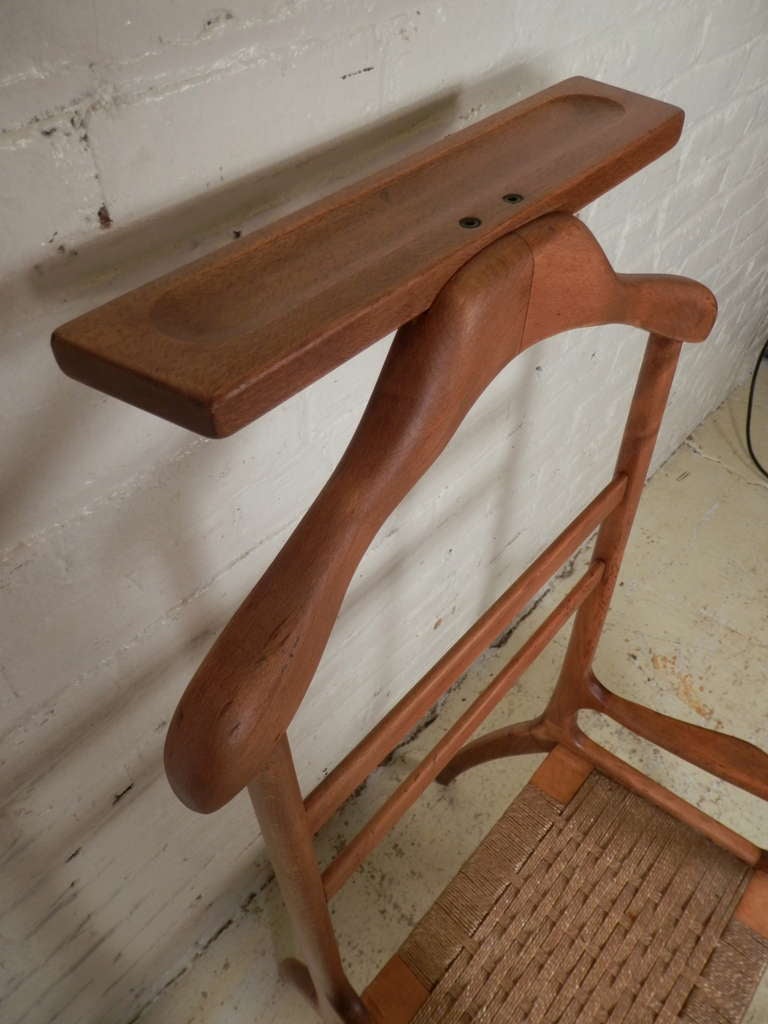 Vintage Modern Gentleman's Valet Chair In Excellent Condition In Brooklyn, NY