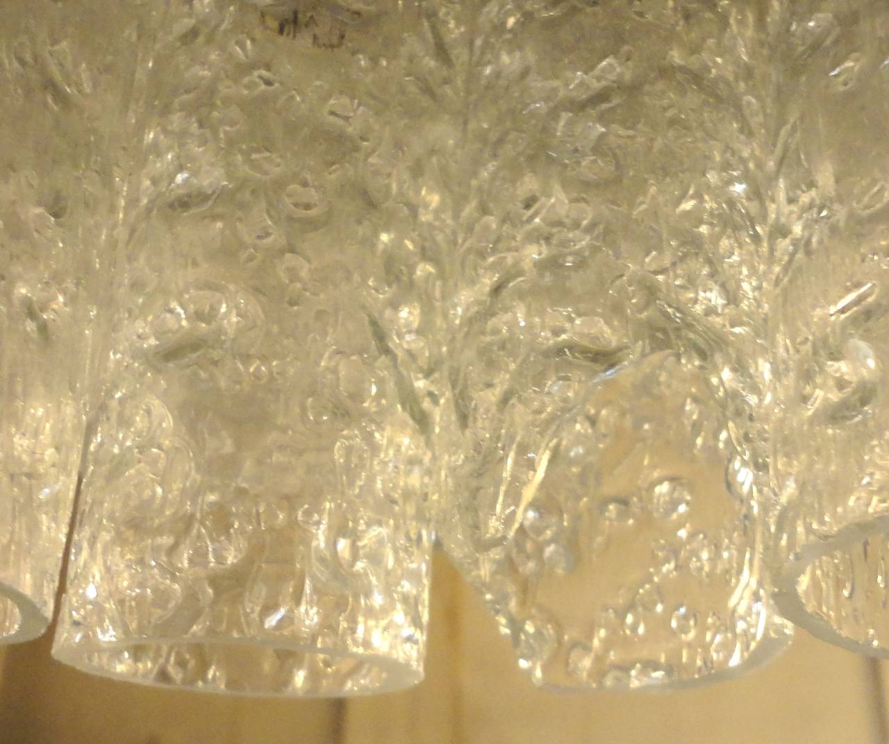 Großer vierstöckiger Doria-Glas-Kronleuchter aus der Jahrhundertmitte (Deutsch) im Angebot