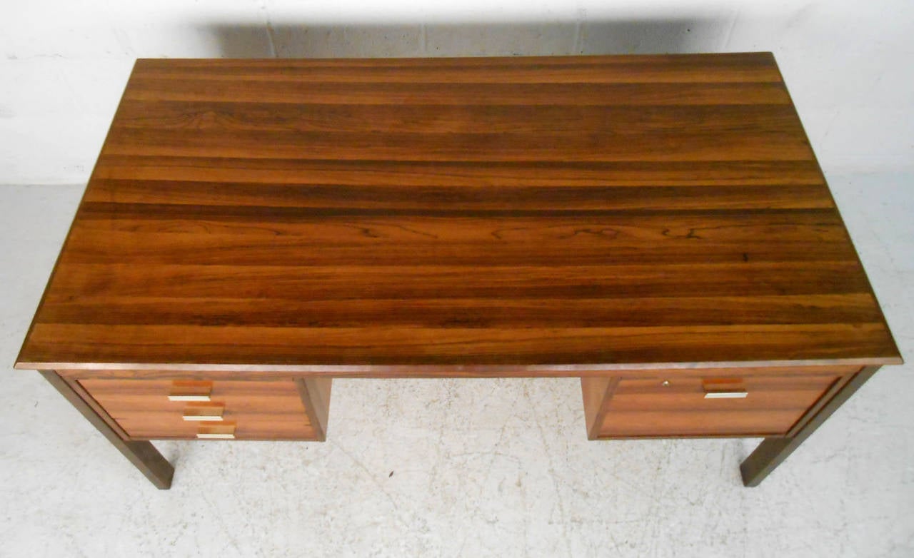 Unique Mid-Century Modern Rosewood Executive Desk In Good Condition In Brooklyn, NY