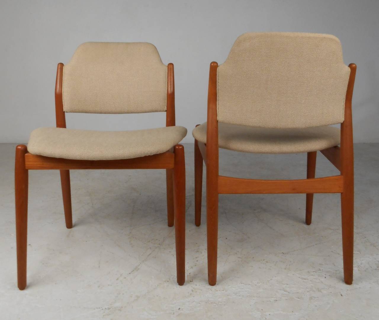 Set da pranzo in teak con otto sedie di Arne Vodder per Sibast in vendita 1
