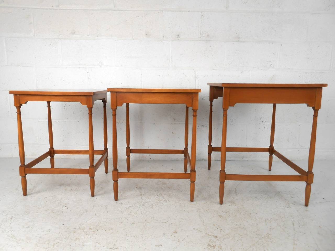 Mid-Century Modern Set of Three Nesting Tables by Hekman For Sale