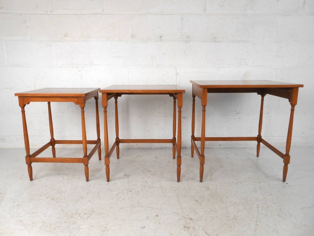 Set of Three Nesting Tables by Hekman In Good Condition For Sale In Brooklyn, NY