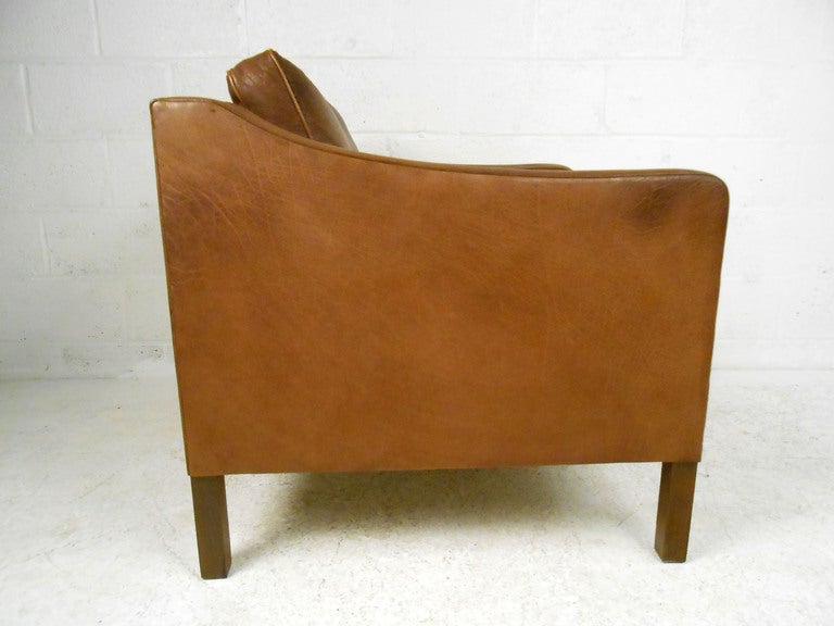 Mid-Century Modern Mid-Century Leather Club Chair 