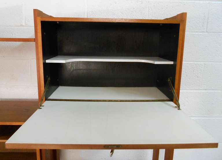 Modularer dänischer moderner Wandschrank (Teakholz)