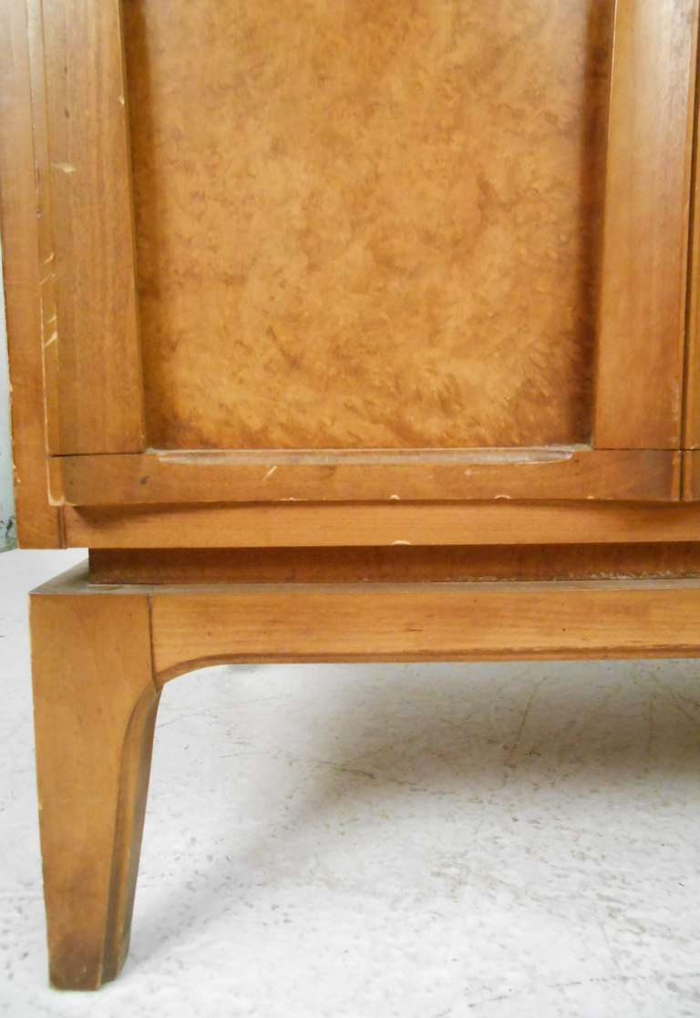 Mid-Century Modern Thomasville Walnut Dresser