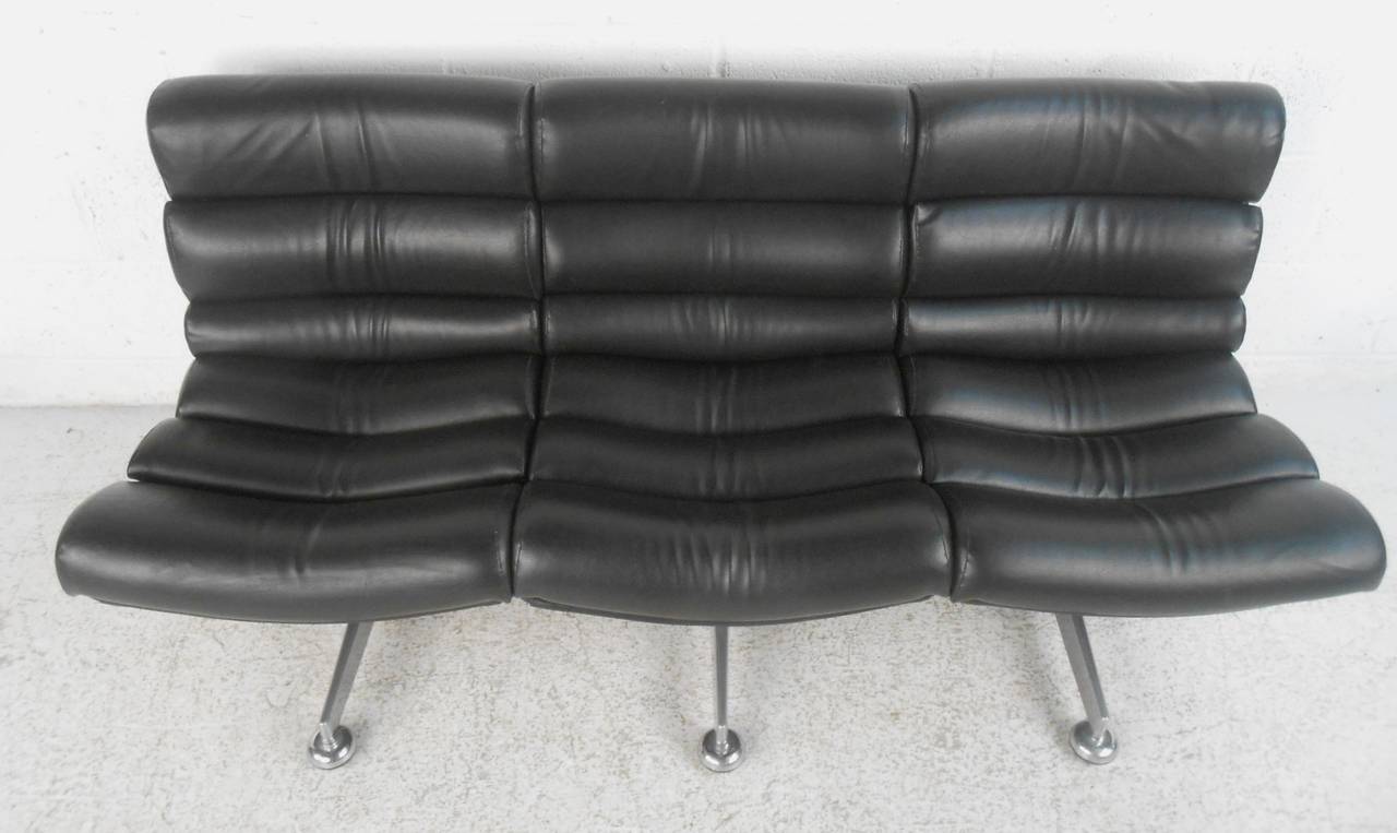 Unique Mid-Century Modern Leather Three Seat Airport Style Apartment Sofa In Good Condition In Brooklyn, NY