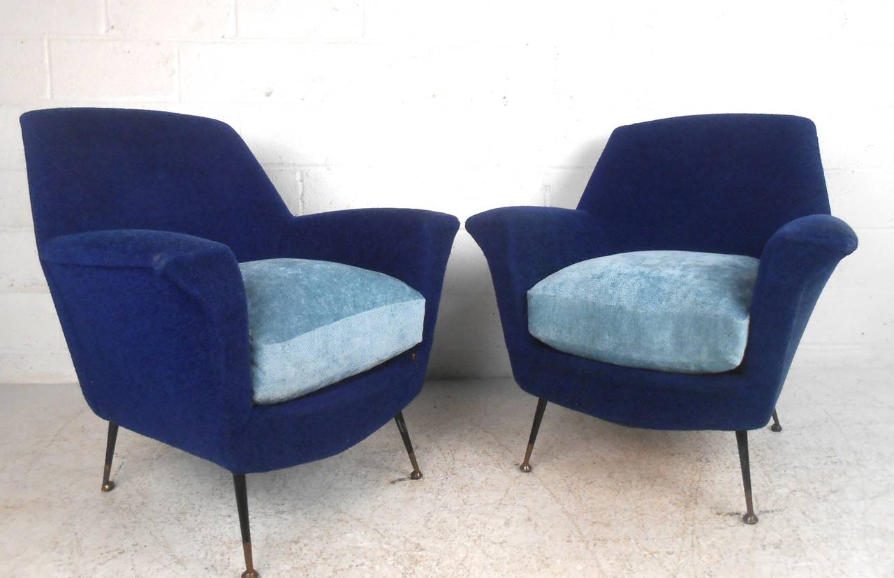 Mid-Century Modern Pair Gio Ponti Style Lounge Chairs For Sale