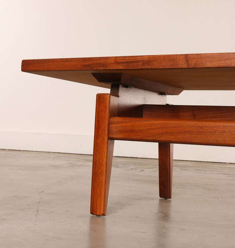 1962 Jens Risom Walnut Coffee Cocktail Table In Good Condition In Los Angeles, CA