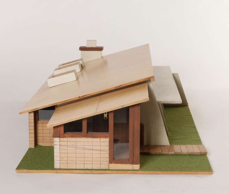 Mid Century Architectural House Model In Good Condition In Los Angeles, CA