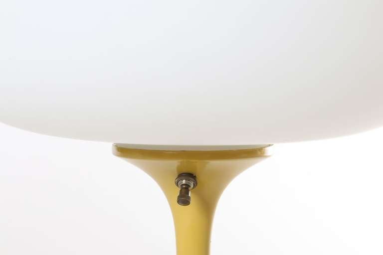 1960's Laurel Lamp Co Yellow Mushroom Table Lamp In Good Condition In Los Angeles, CA