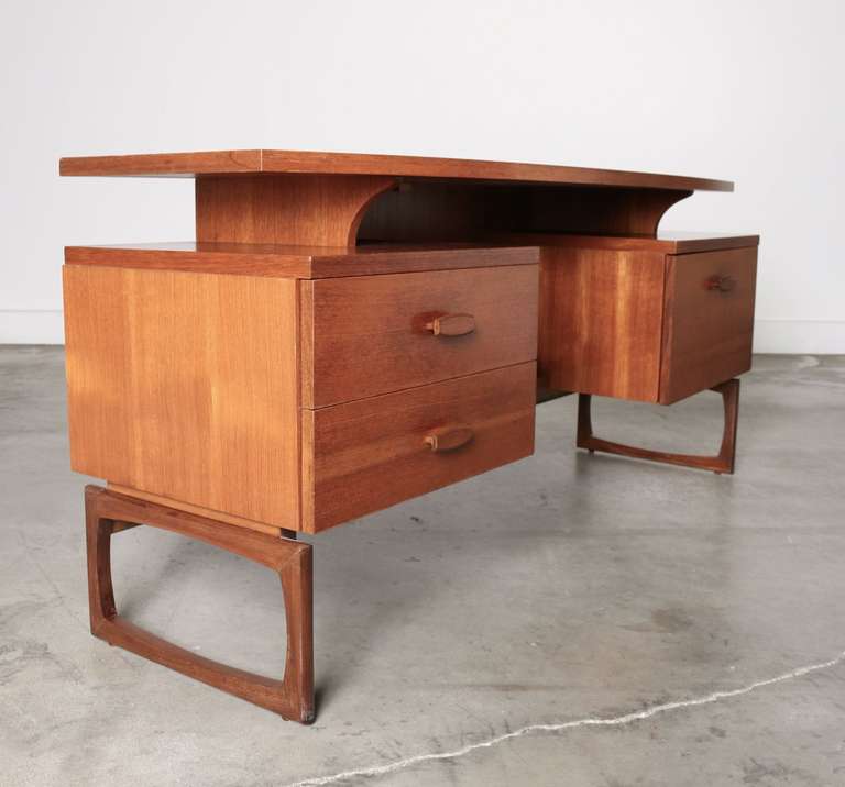 Ib Kofod Larsen Vanity or Desk for G Plan, 1960's In Good Condition In Los Angeles, CA