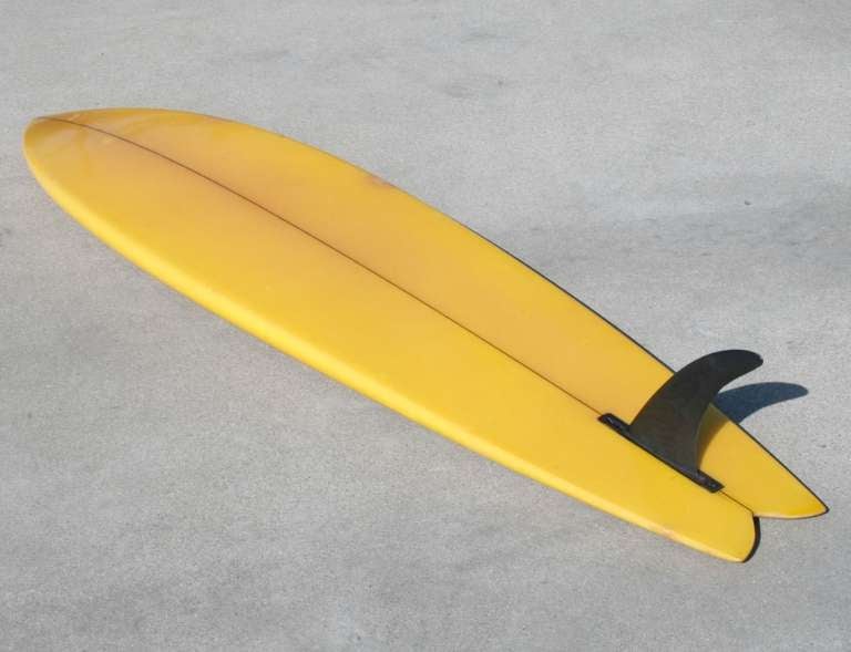 1970's Hawaii Airbrushed Surfboard In Good Condition In Los Angeles, CA