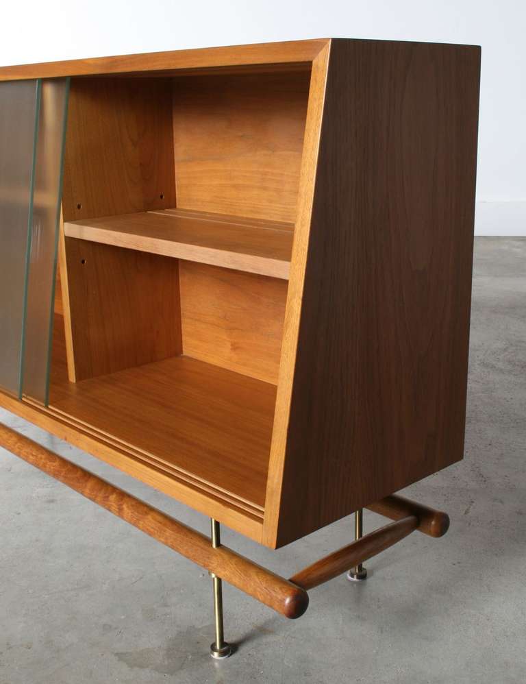 Greta Magnusson Grossman Display Cabinet for Glenn of California, 1952 For Sale 3