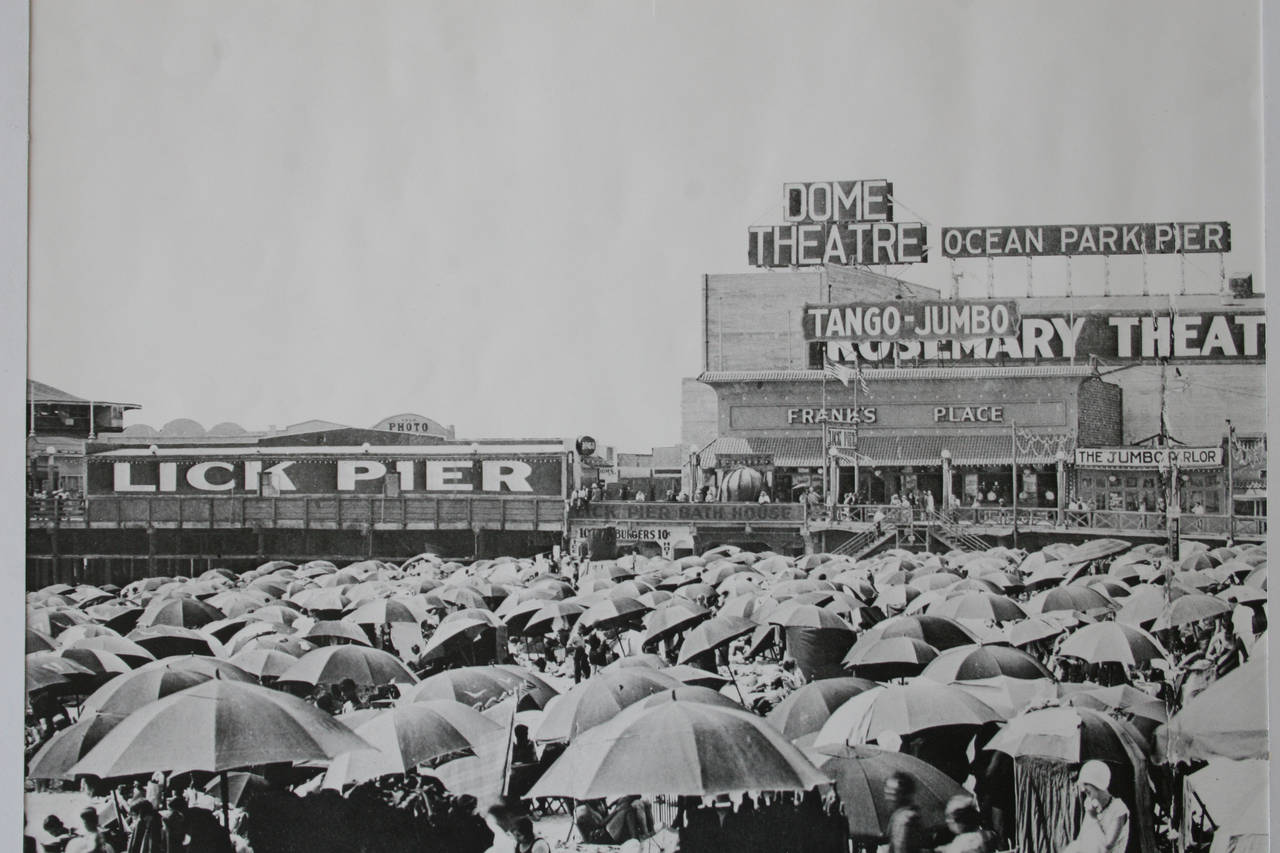 1920s Pier Sign, Venice California, Forty Feet Long, Original & Rare In Good Condition In Los Angeles, CA