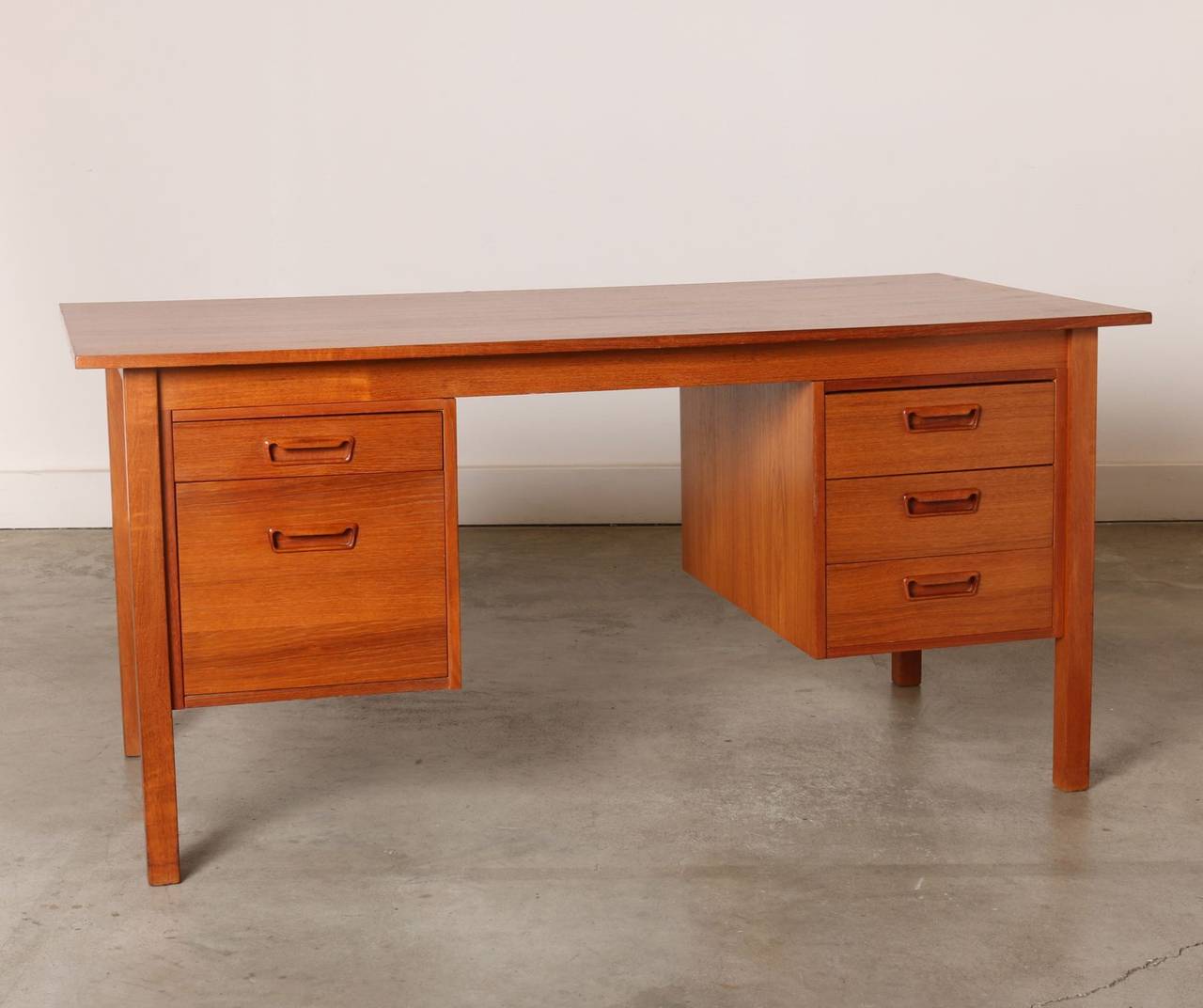 Danish Modern Five-Drawer Teak Partners Desk with Built-in Bookshelf In Good Condition In Los Angeles, CA