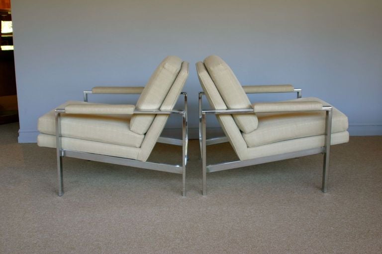 Pair of lounge chairs by MILO BAUGHMAN for Thayer Coggin. 