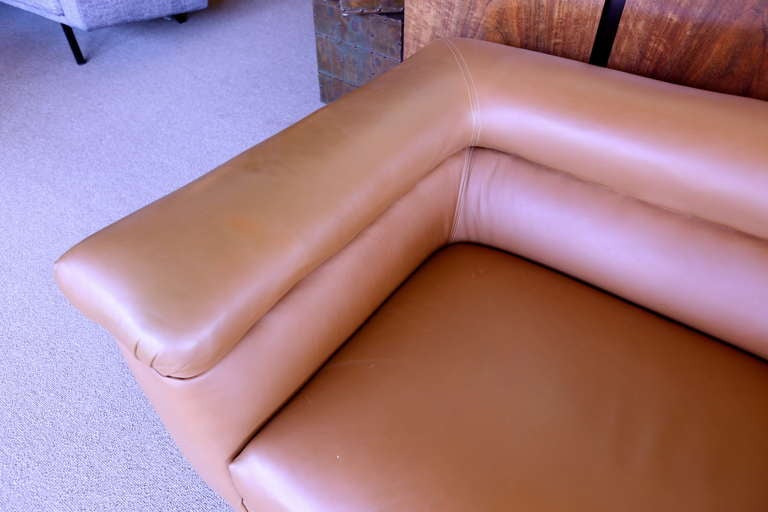 Pair of Oversized Brown Leather Lounge Chairs by Edward Wormley for Dunbar In Good Condition In Costa Mesa, CA