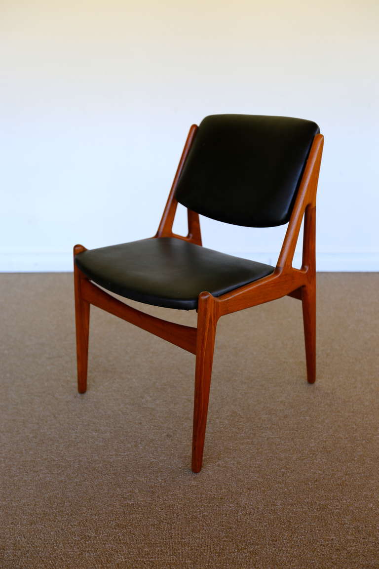 Mid-Century Modern Set of Eight 