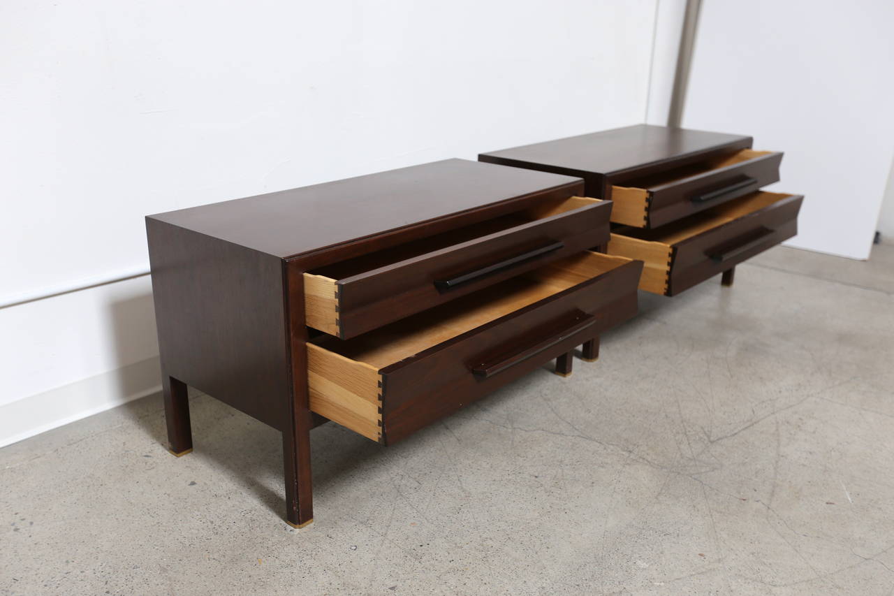Pair of Nightstands by Edward Wormley for Dunbar In Good Condition In Costa Mesa, CA