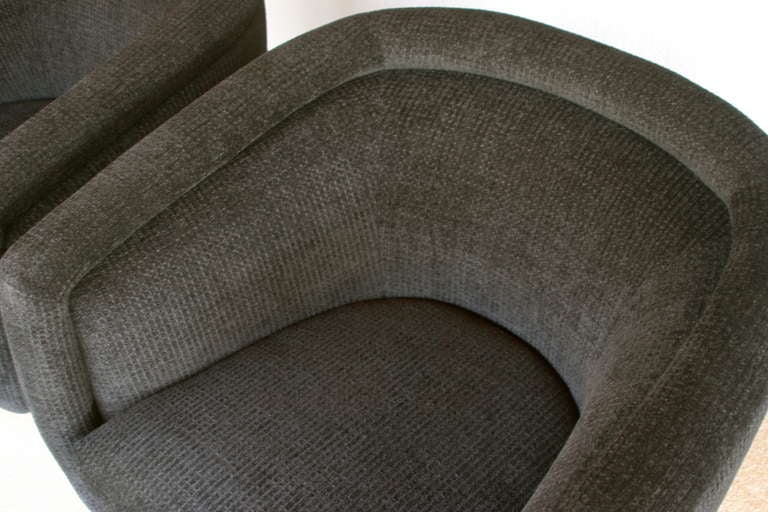 Fabric Pair of swivel tub chairs by Leon Rosen for Pace Collection 