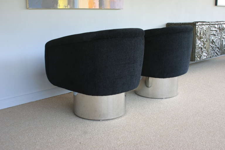 Pair of swivel tub chairs by Leon Rosen for Pace Collection  1